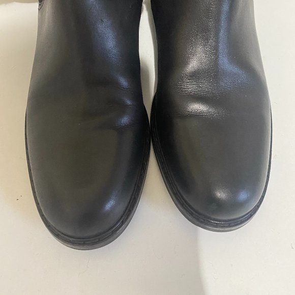 Authentic Gucci Combat Boots (38) - Knit Style Top with Leather/Gold Buckles - Picture 7 of 9